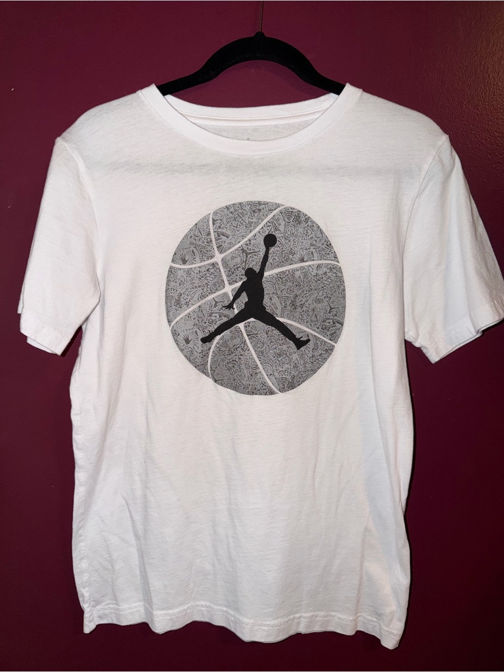 White Short-Sleeve Tee with Black Jump Basketball Graphic youth XL
